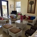 Cacha Garin Art House